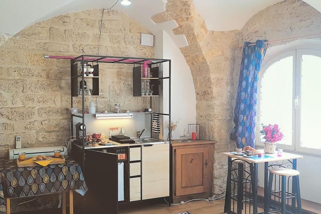 Pour Les Amoureux Des Vieilles Pierres Poussan Bagian luar foto